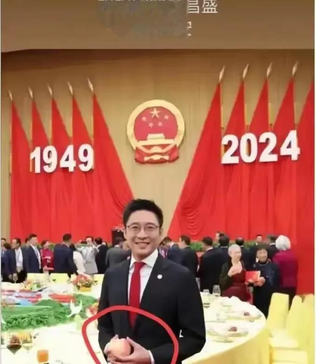 全红婵国庆从国宴打包剩菜？雷军回应，名记透露最新情况！