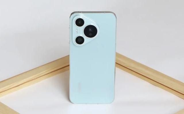 华为果断发飙了,Pura70突降1372元,高端旗舰售价厚道了