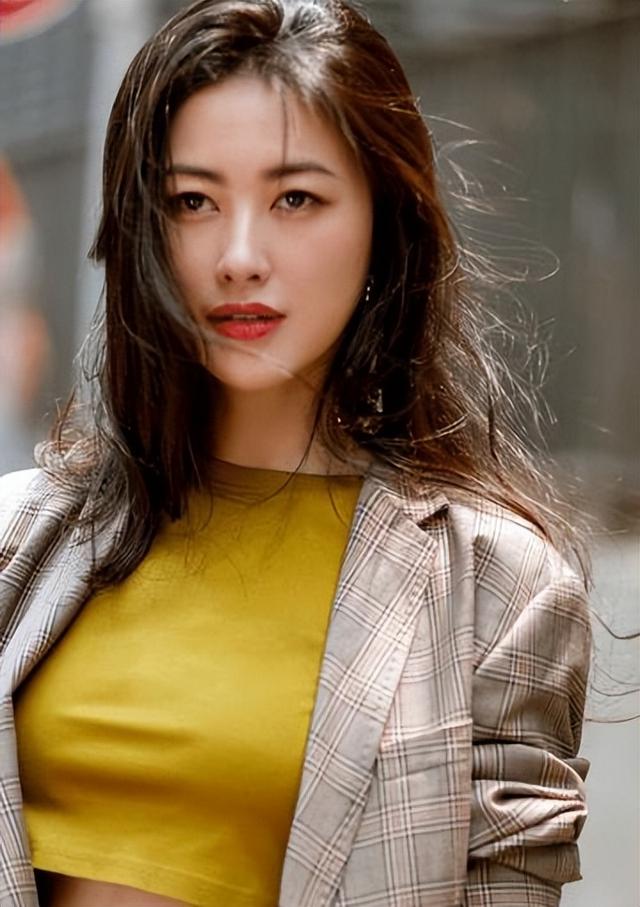 “京圈名媛”朱珠:前任个个是“人物”,37岁选择嫁给普通人