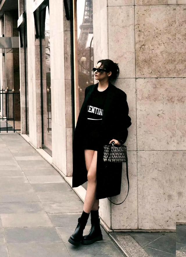 关晓彤身材比例和超小头脸好绝～ ???