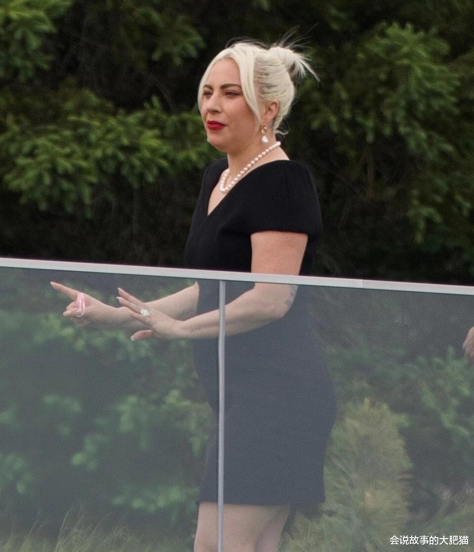 Lady Gaga因身材发福被猜测怀孕 霉霉怒斥评论女性身体是一种侵犯