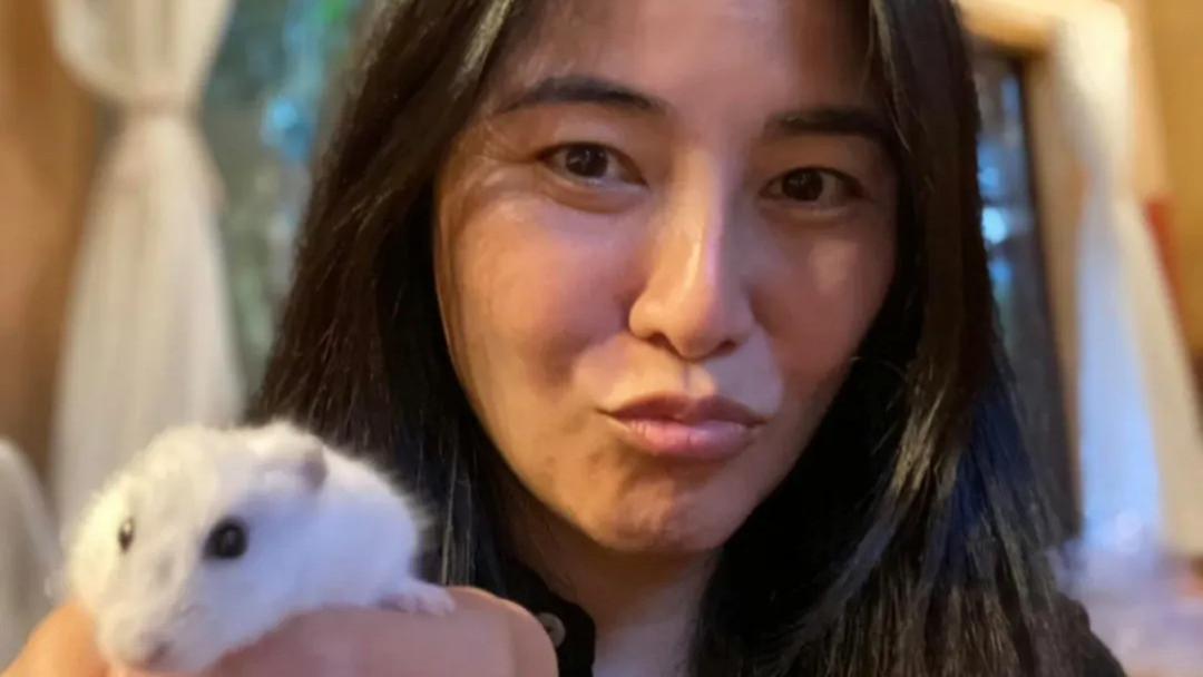 49岁蒙嘉慧疑复出！婚后定居日本开公司，和老公常年分居聚少离多