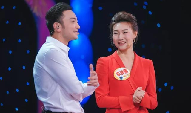 事实证明,李梓萌47岁“未婚未育”,现已走上了一条康庄大道