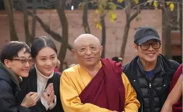 李连杰自食恶果,62岁利智衰老似老太,63岁前妻反而风采犹存!