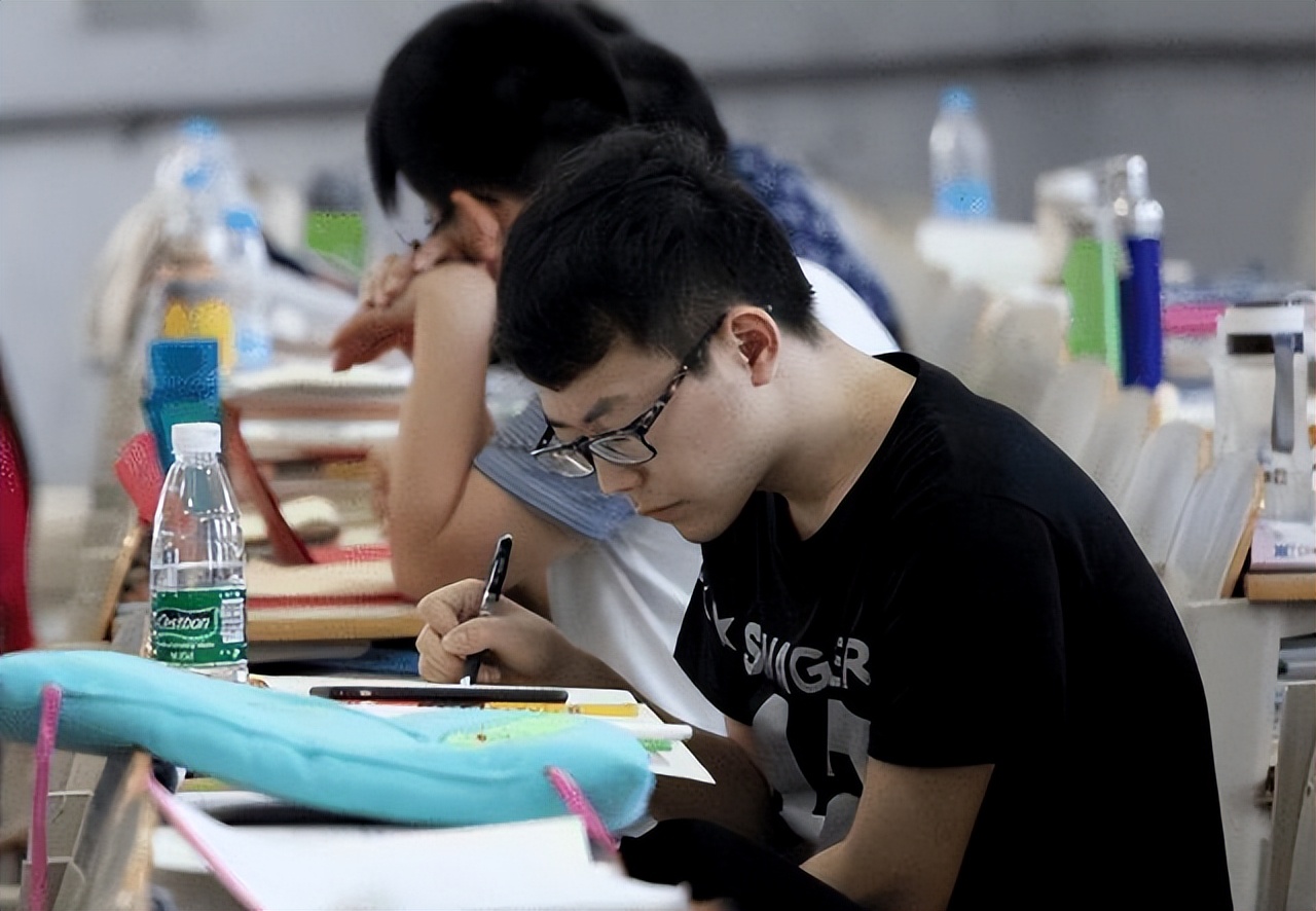 首个“钢饭碗”专业来了?月入过万不是问题,关键是无人可替代