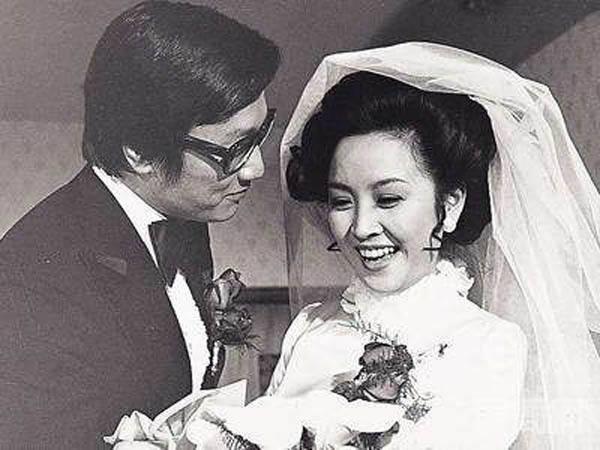 如今才明白，谢霆锋对张柏芝，不是喜欢，而是深爱