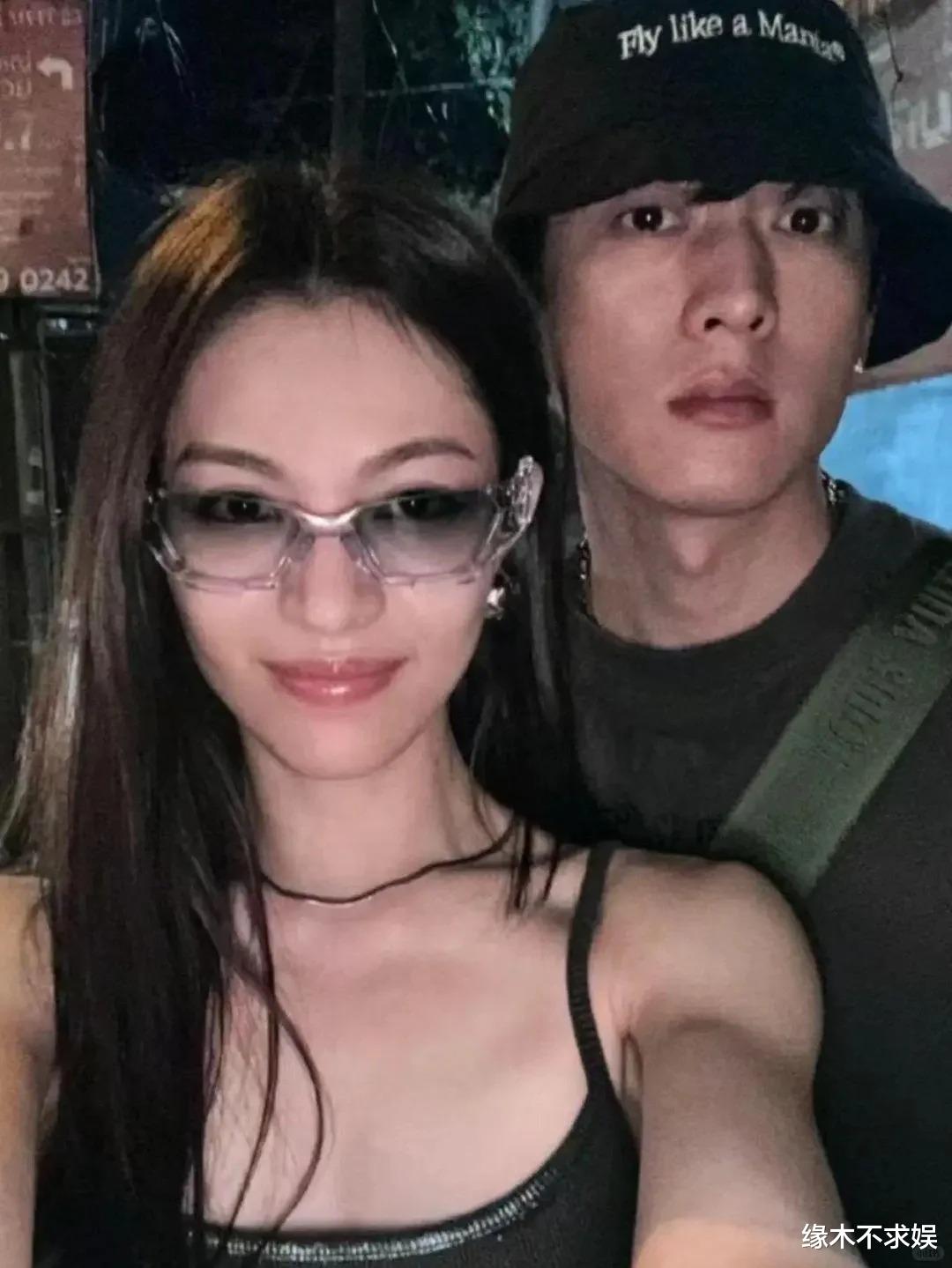 钟楚曦侯雯元五一约会被偶遇,侯雯元满脸不悦疑吵架,女方更主动!