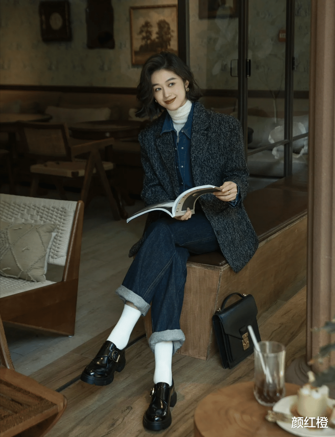 今春卫衣过时了，很土！瞧下面职场潮人这样搭，简约干练又时髦