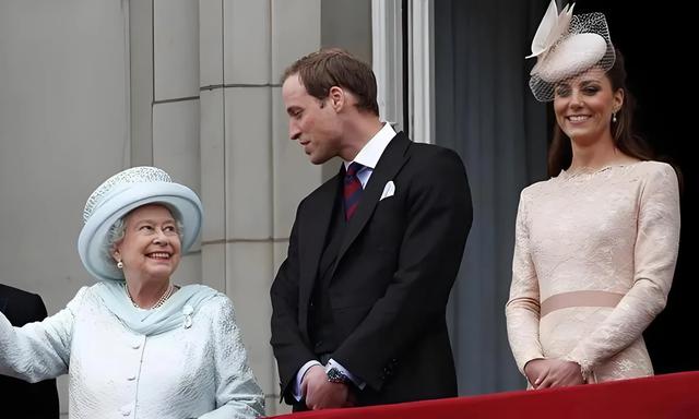 看卡米拉儿子书会温莎家全出席，就知女王死后，威廉身后空无一人