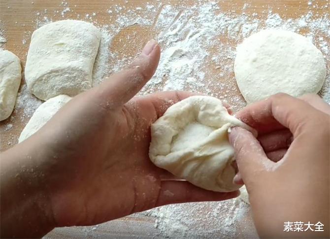 发面糖饼,一斤面,9两水,不用揉面,筷子一搅,柔软蓬松吃不够
