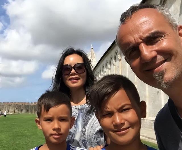 离婚原因曝光！背刺王菲的龚琳娜，早在综艺里埋下日后苦果！