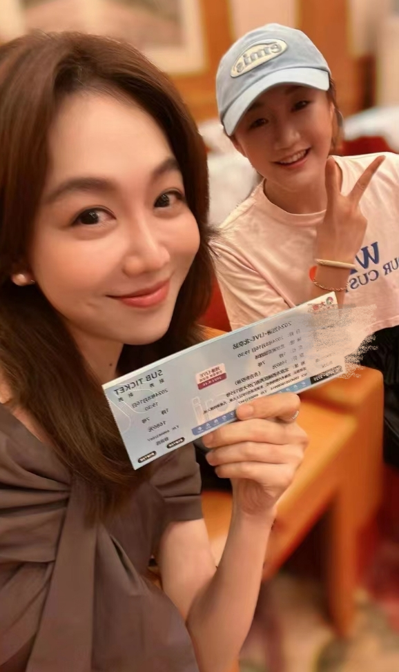 最时尚奥运冠军！陈梦晒多款美甲，精致漂亮与赛场上判若两人