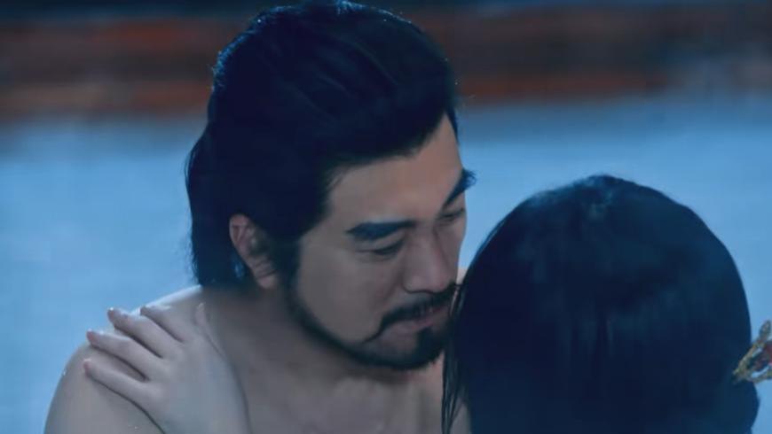 杨子演纣王！光大膀子与女演员玩沐浴戏，2025年最辣眼的综艺来了