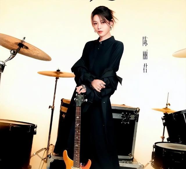 飒！知名女演员获“最佳男主角”