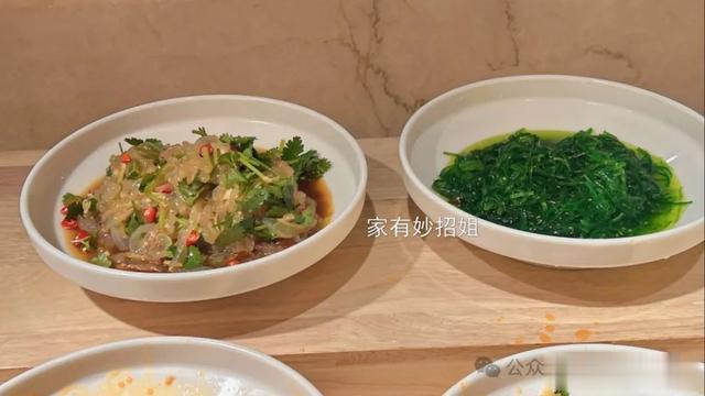 吃自助餐，记得5吃3不吃，不用吃撑就能回本，服务员：太内行了