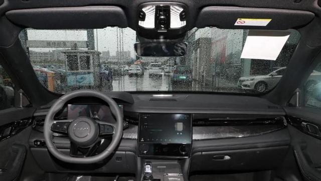 吉利版“XC90”亮相，新SUV 3天销量破1.8万，比卡宴还漂亮！