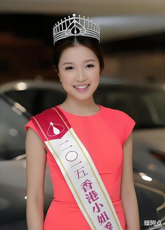 32岁郭嘉文露面了，自嘲嫁给了友情！转型做美容行业不靠李泽楷！