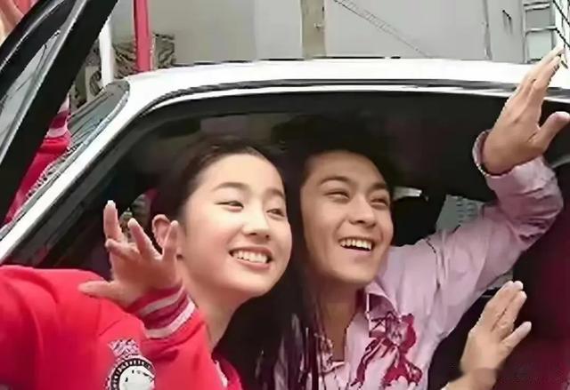 刘亦菲早年与林志颖合影 ? 没有美颜滤镜 他俩颜值真的高!