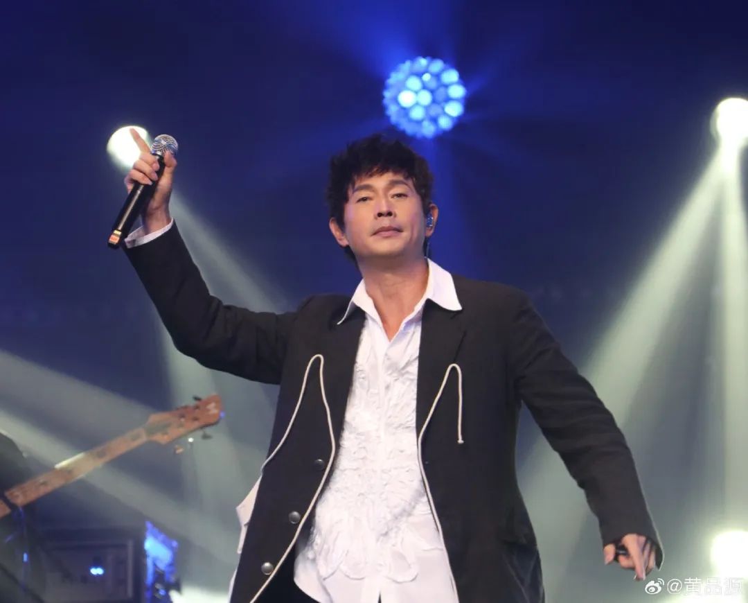 55岁“情歌王子”宣布再婚