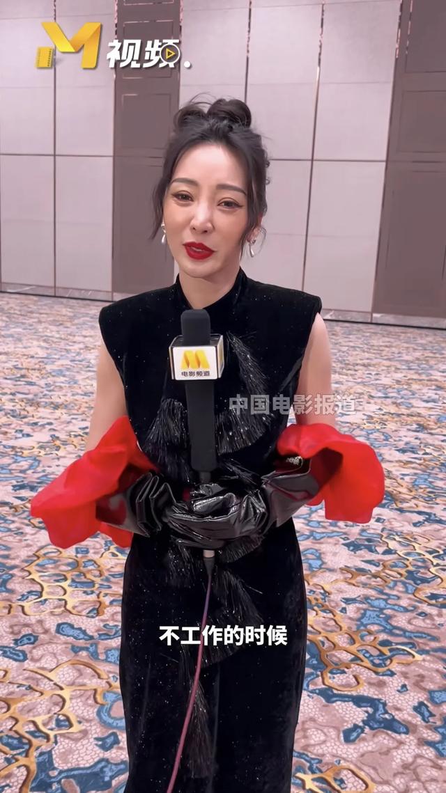 44岁柳岩仿佛一夜之间老了很多,高清怼脸拍脸垮得厉害,不忍直视