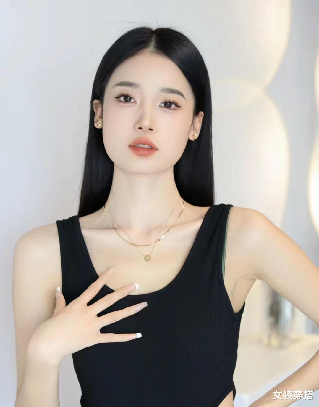 不是所有人都适合烫发，脸部有这5个特征的女人，烫完显老又土气