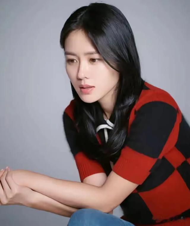 孙艺珍惊艳写真