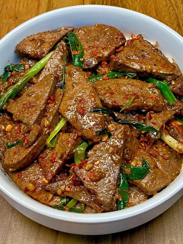 叶酸被称“不老元素”，中老年多吃这4样，头脑灵活，腿脚更利落