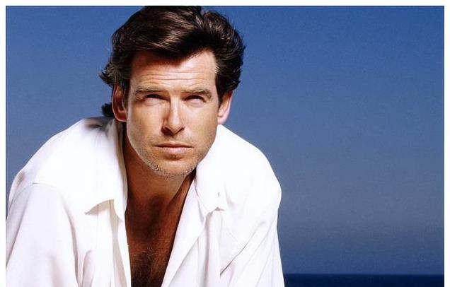 把妻子宠到260多斤，最帅007布鲁斯南：再提减肥就离婚