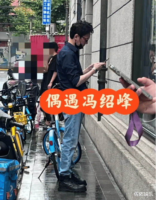 冯绍峰带儿子看舞台剧,5岁想想乖巧可爱,肉嘟嘟更像妈妈赵丽颖