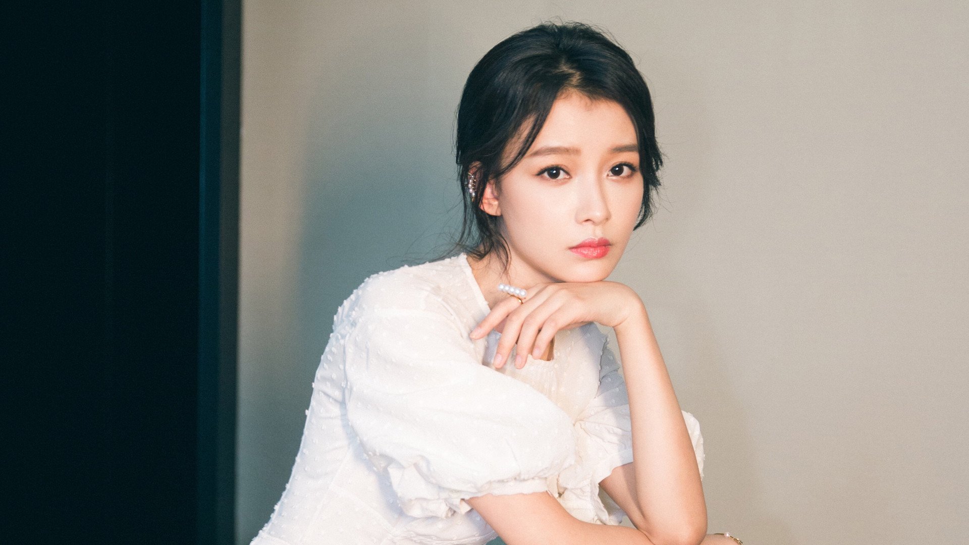 孙怡自曝96斤引质疑，娱乐圈“瘦”审美再受关注，体重真相如何？