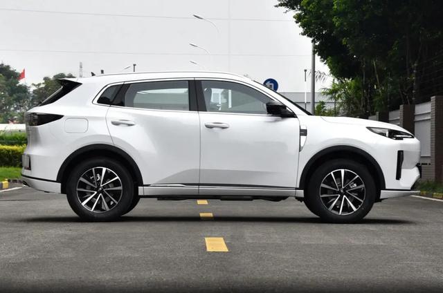 官方实测油耗最低10款插混SUV，百公里4个油，13万级月销量2.3台