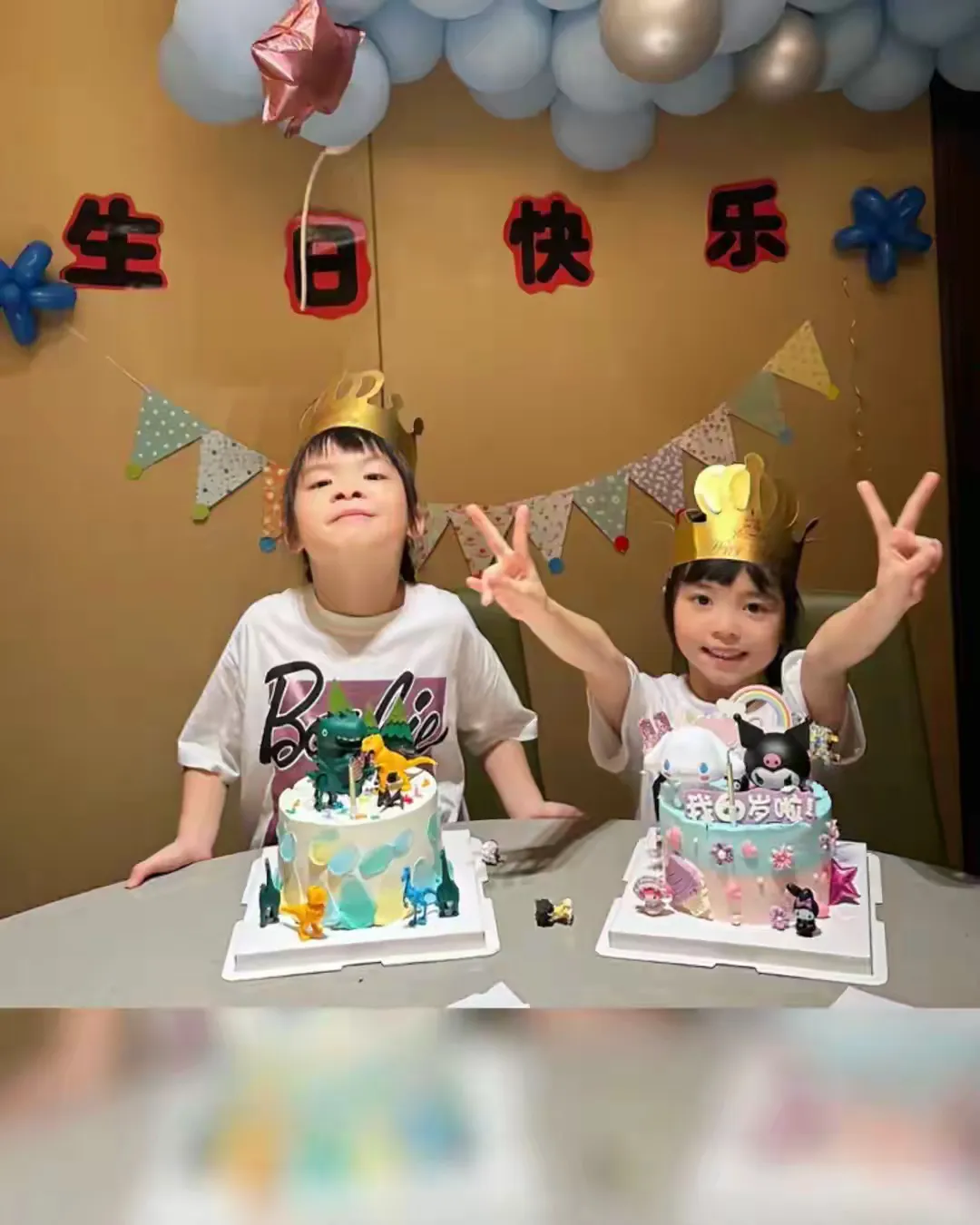 偶遇熊黛林一家四口逛科技馆，带娃状态显疲惫，双胞胎女儿好可爱