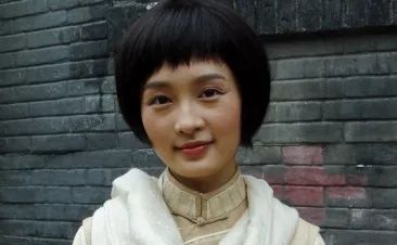 全程张不开嘴，表情僵硬，34岁李沁带来古偶女神教科书式演技