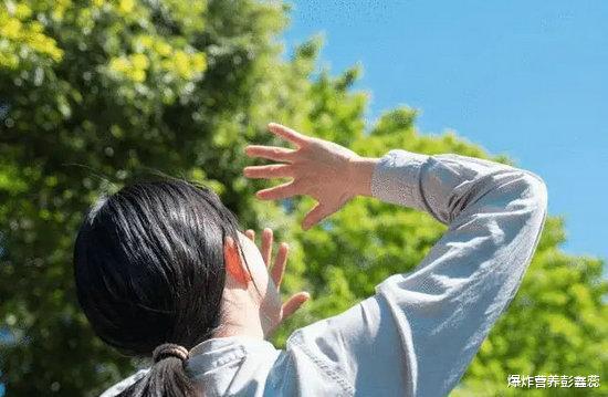 夏天太阳晒得越多对身体越好？提醒：如果你这样晒太阳，会后悔
