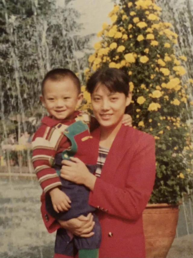 徐艺洋和黄子韬妈妈长得好像,恋情都多了几分“命中注定”的味儿