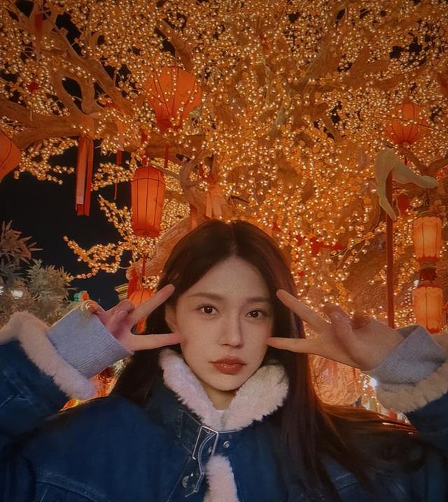 沈梦辰一家六口北京过年，父母和公婆关系亲密，两家父母都好年轻