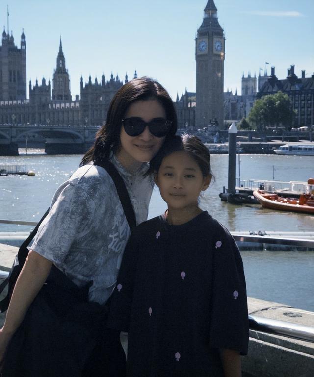 梅婷11岁女儿出道？与妈妈共用一张脸，获赞“最美星二代”