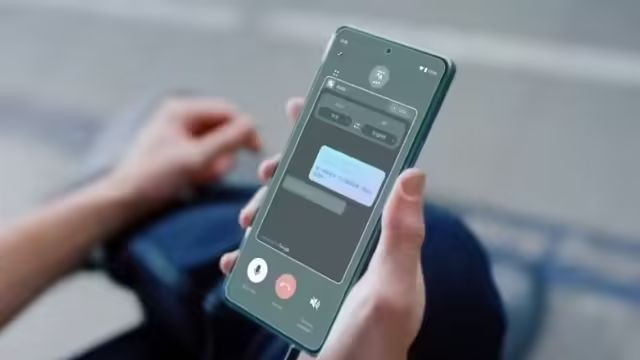 2.6发 华硕Zenfone12Ultra正面照曝光 小屏不再！