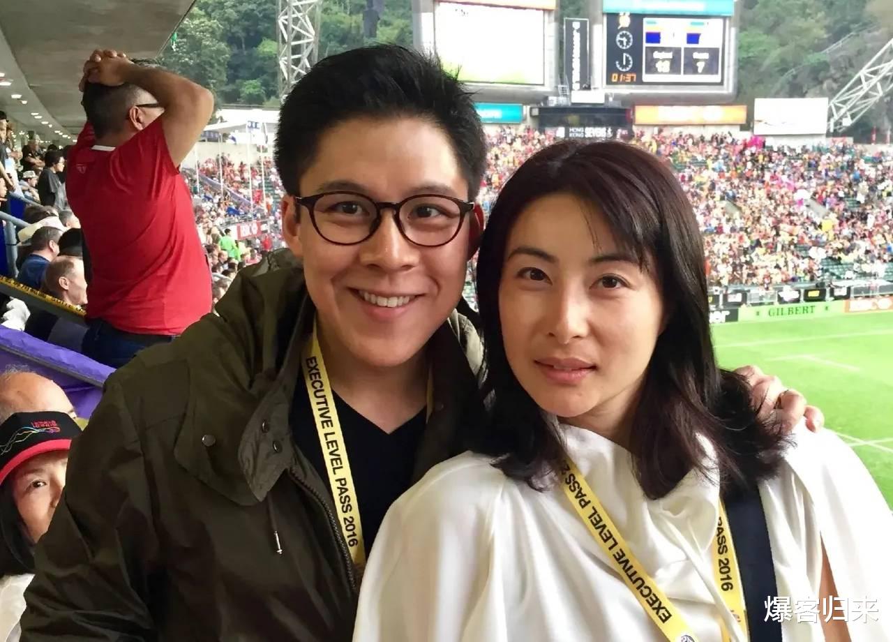 郭晶晶霍启刚齐发声,庆祝香港回归,爱国情深引盛赞