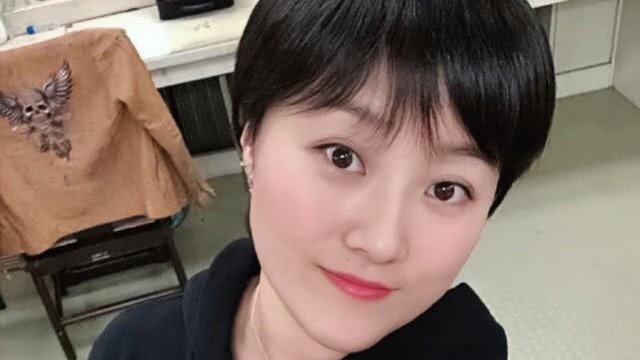 演员葛珊珊曝光本山传媒内幕：每月靠工资还房贷，跟打工族也差不多