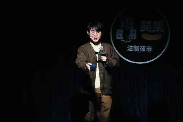 李诞及公司演员集体塌房遭封杀，直播再次翻红引热议