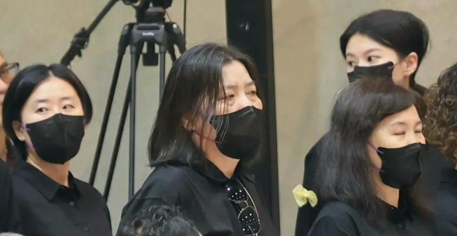 头七夜惊现结婚蛋糕！大S离世撞期三周年纪念，S家办派对网友炸锅