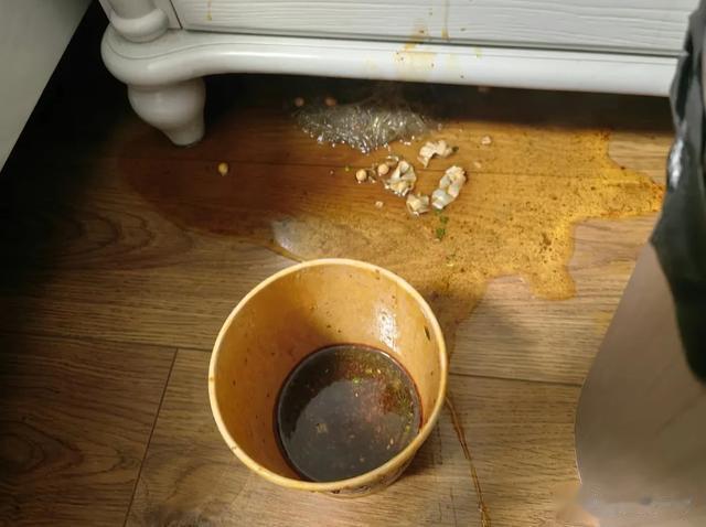 笑死了,在减肥,饿极了什么都做的出来,评论区都饿疯了