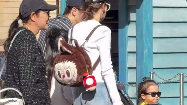 李承铉一家五口度假，儿子扎辫子，小脸圆润没下巴比姐姐还像妈妈