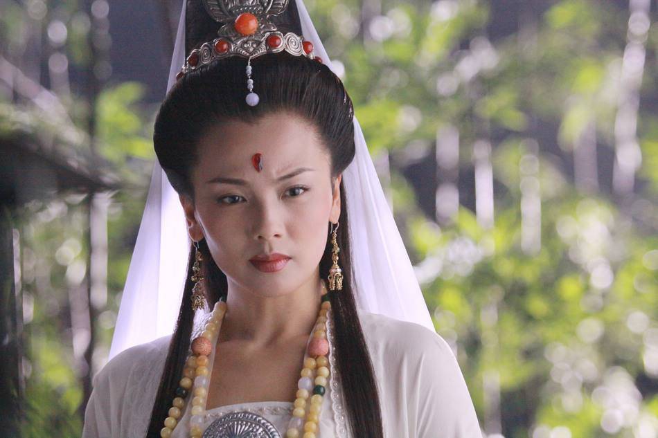 一身赘肉，满脸褶子，却要演双马尾的少女，网友：真不害臊吗？