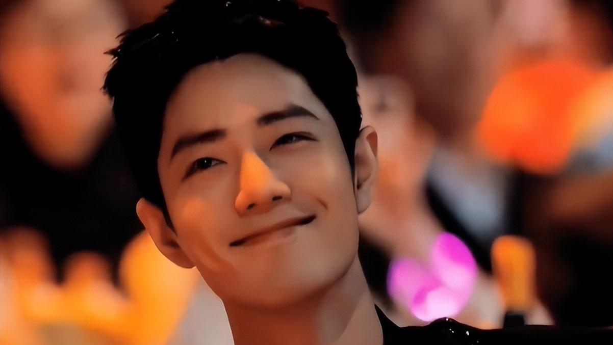 湾区晚会收视率破2！明星集体真唱上阵，台下氛围松弛肖战受热捧