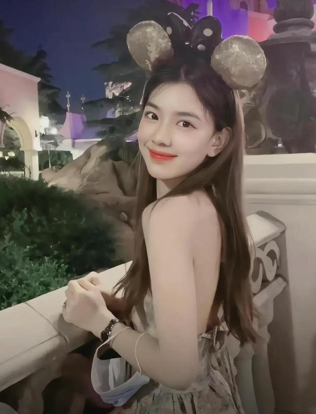 孙一宁线下活动“见光死”,跟直播间差距太大,还是美颜太强大了