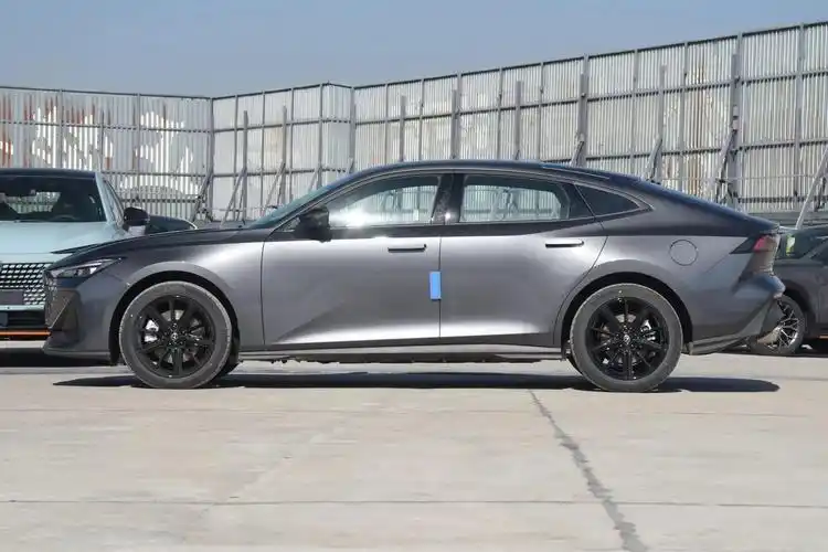 被忽视的轿跑神车!媲美奥迪A7,续航1300km,仅售8万多,却卖不动