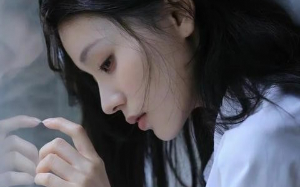末世里妻子宁可让我死，也要把我囤的救命物资送给她初恋，可我提分手了，她又哭着下跪求我原谅