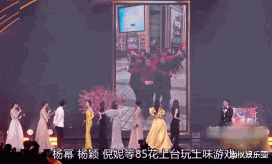 杨幂包场赵丽颖新片,网友:丽颖也想给杨幂包,但杨幂不给她机会